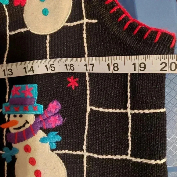 B.P. DESIGN Knit Sweater Vest Sz M Holiday Christmas Snowman Embroidered Black - Picture 5 of 6